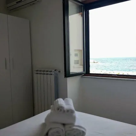 Holiday home Puolo Beach House Sorrento